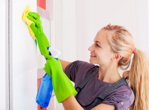 Professional carpet cleaning in an Edgware home interior