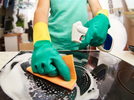 Deep rug cleaning process restoring fibres and removing dirt